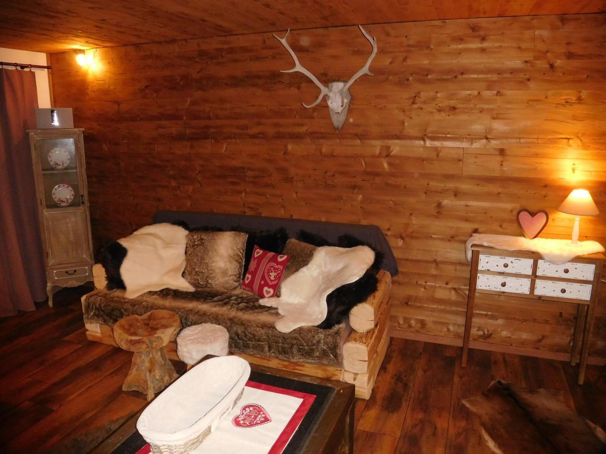 Wellnessoase Mit Sauna Und Whirlpool Инцелль Экстерьер фото