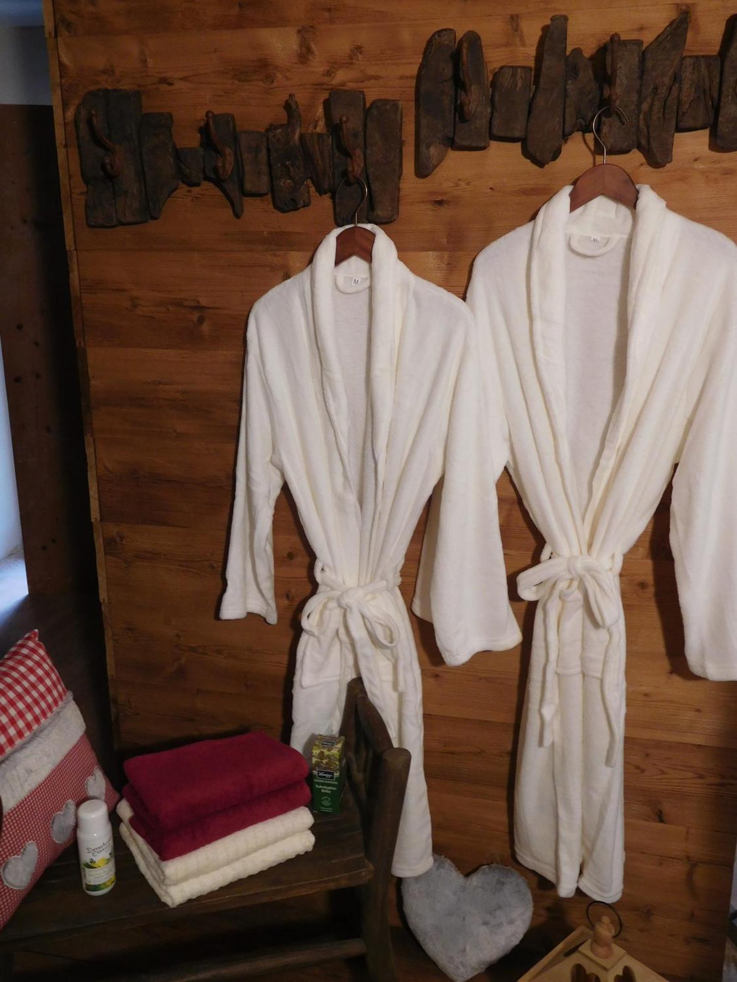 Wellnessoase Mit Sauna Und Whirlpool Инцелль Экстерьер фото